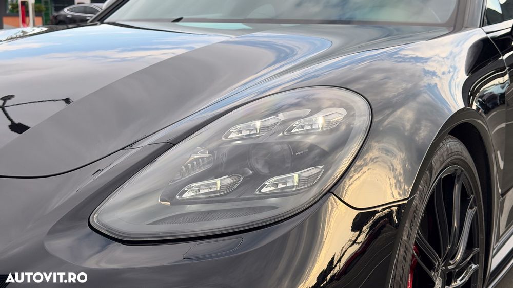 Porsche Panamera Turbo - 13