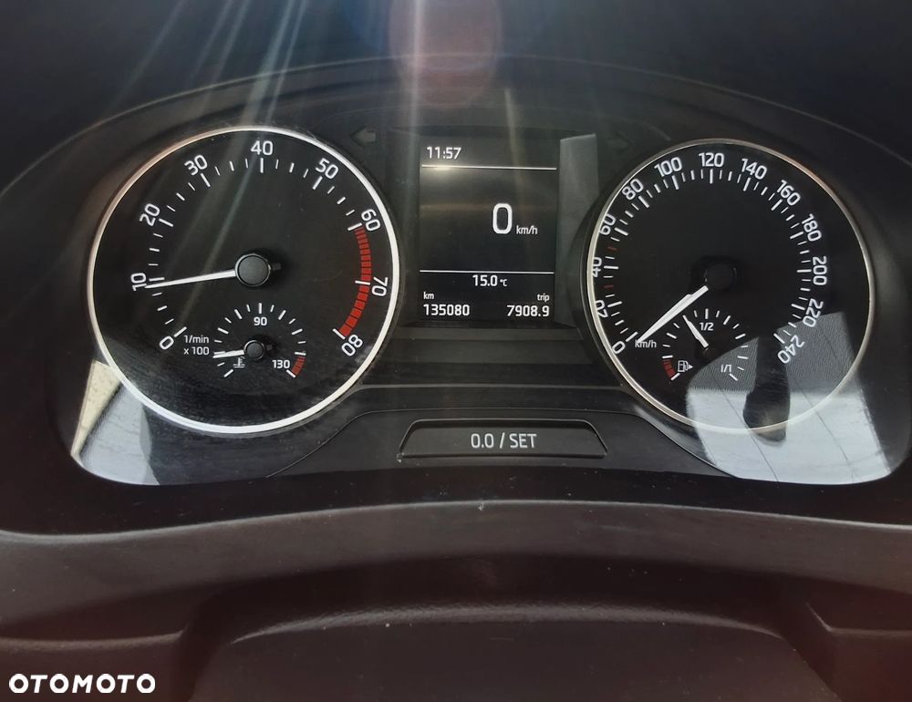 Skoda RAPID 1.2 TSI Ambition - 8