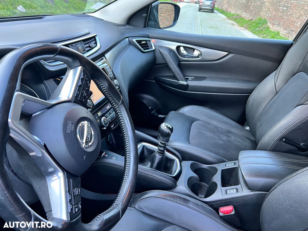 Nissan Qashqai 1.6 DCI TEKNA+ - 23