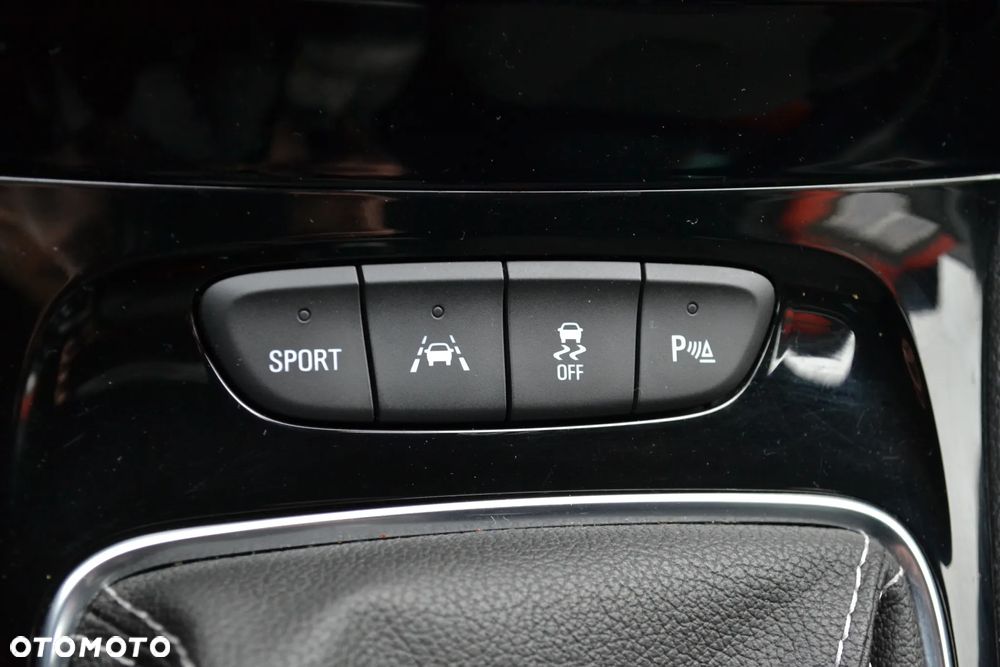 Opel Astra 1.4 T Elite S&S - 18