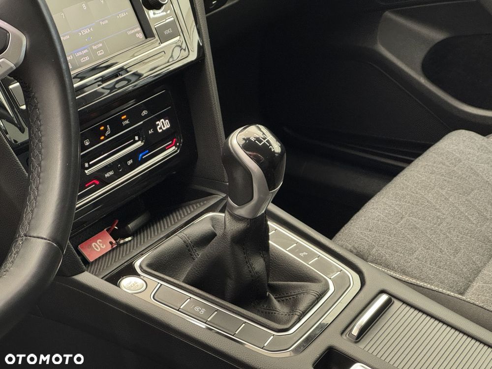 Volkswagen Passat - 9