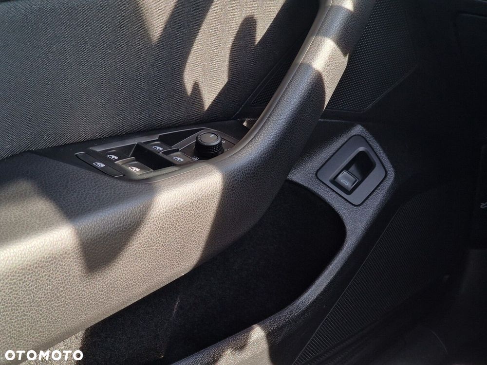 Volkswagen Passat - 20