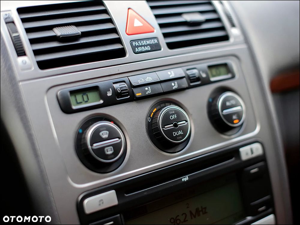 Volkswagen Touran - 29