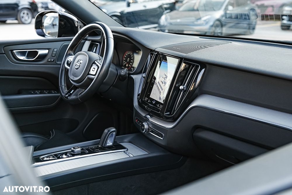 Volvo XC 60 T6 AWD Recharge Geartronic RDesign - 36