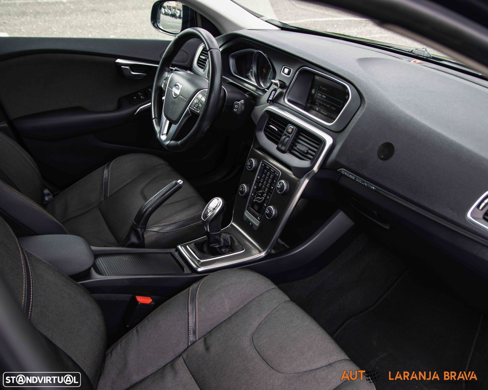 Volvo V40 Cross Country 1.6 D2 Summum - 26