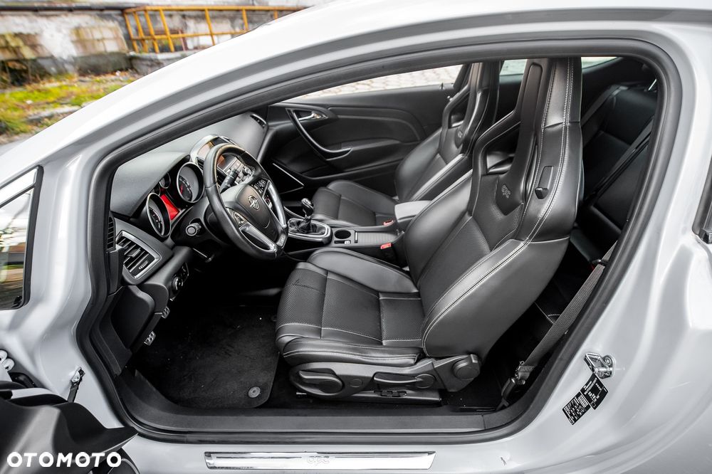 Opel Astra OPC Start/Stop - 27