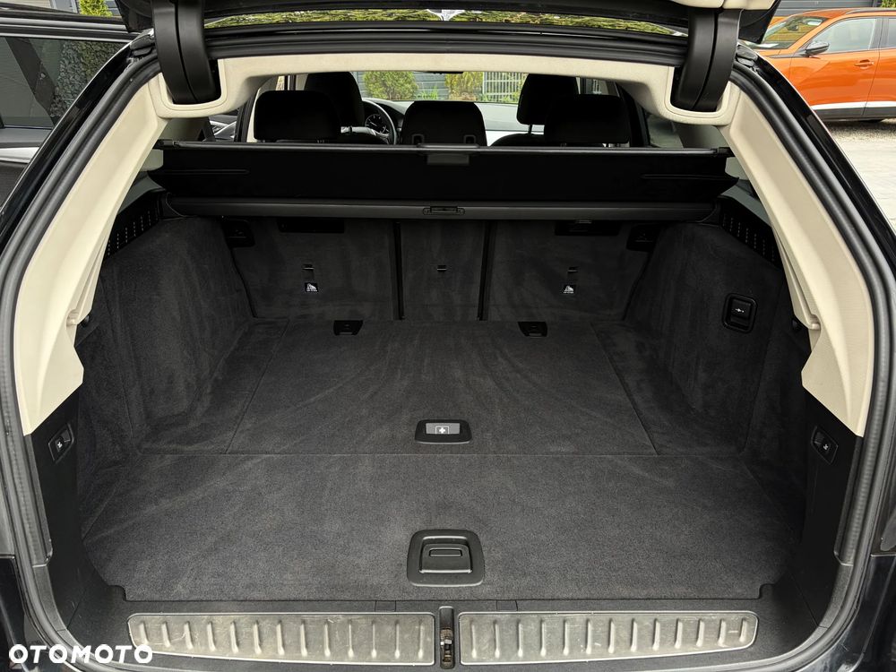 BMW Seria 5 520d - 37