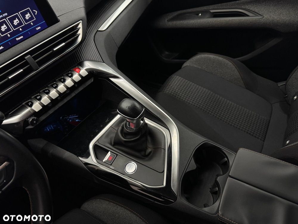 Peugeot 3008 1.2 PureTech Active - 25