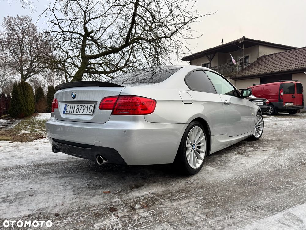 BMW Seria 3 335i M Sport Edition - 12