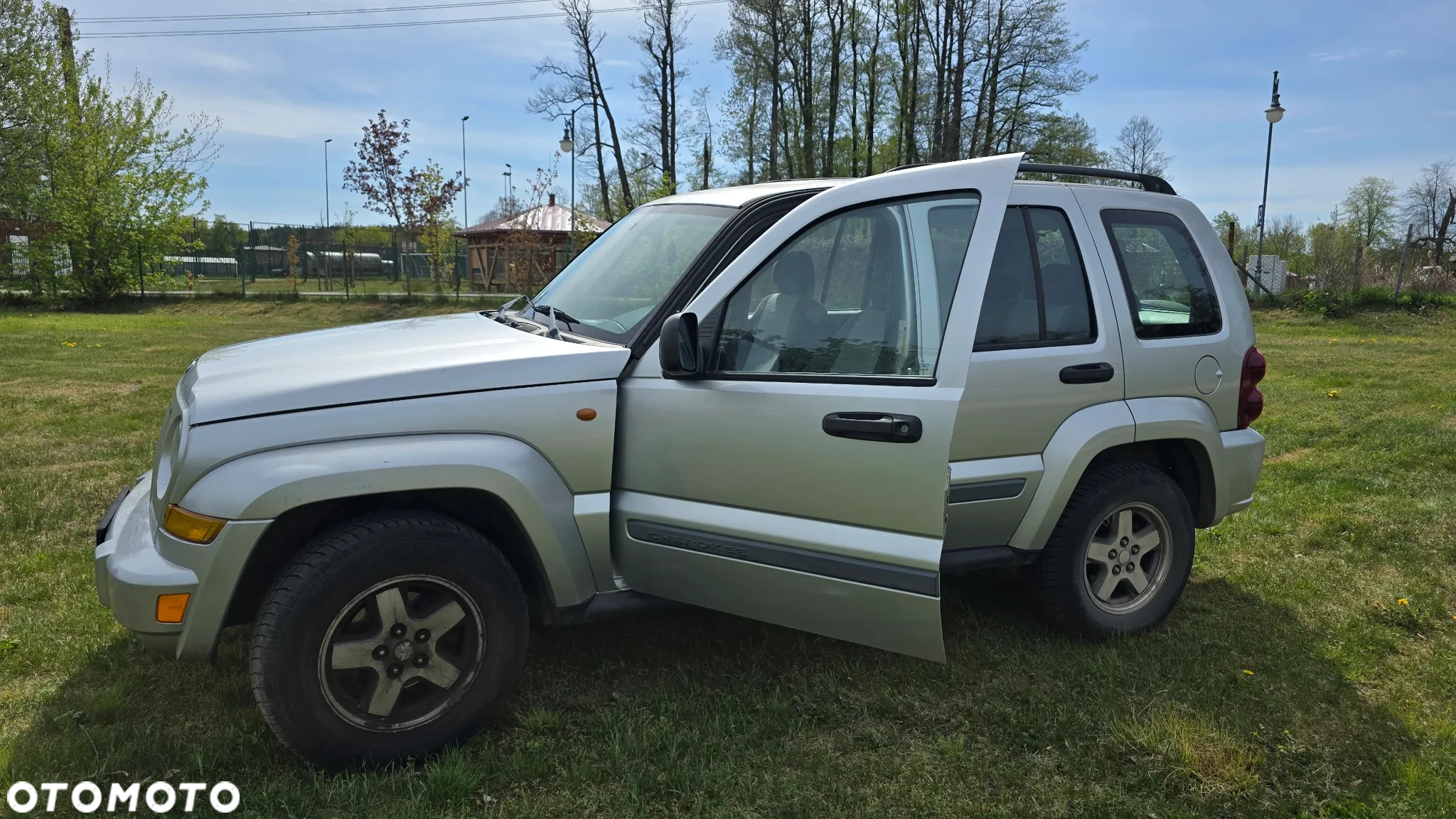 Jeep Cherokee 2.8 CRD Sport - 25
