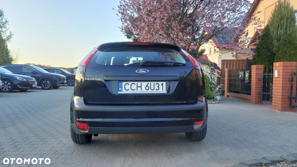 Ford Focus 1.6 16V Trend - 14