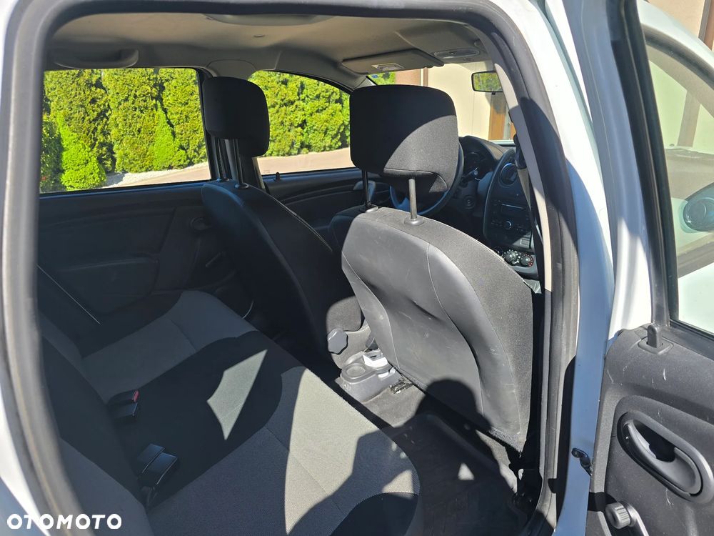 Dacia Duster 1.6 16V 105 4x4 Celebration - 9
