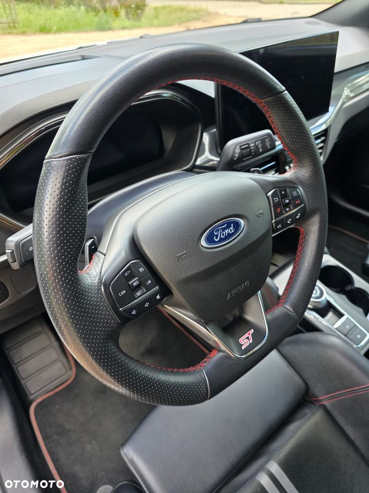 Ford Focus 2.3 EcoBoost ST - 32