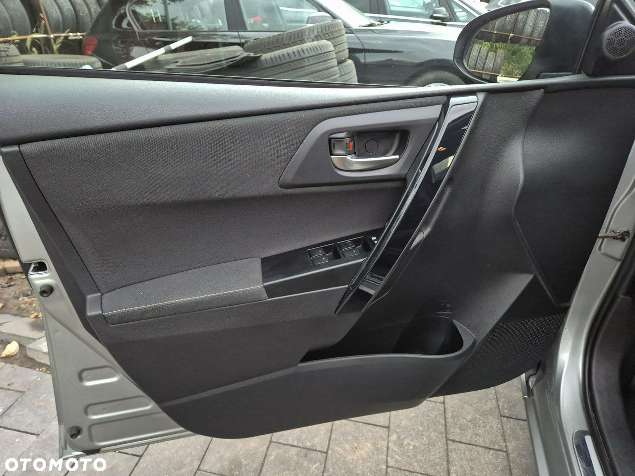 Toyota Auris - 11