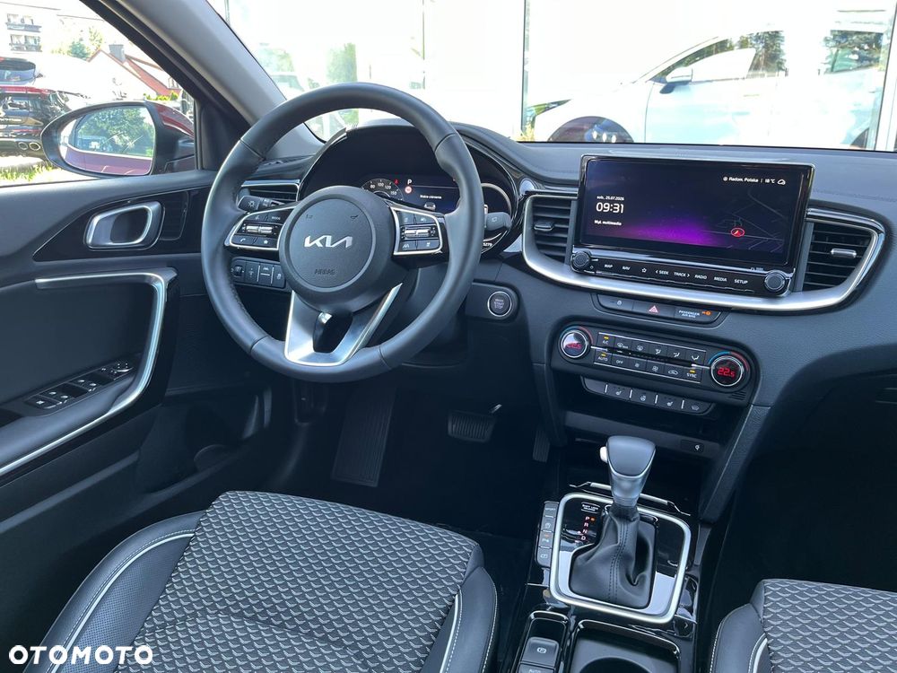 Kia XCeed 1.6 T-GDI Business Line DCT - 13
