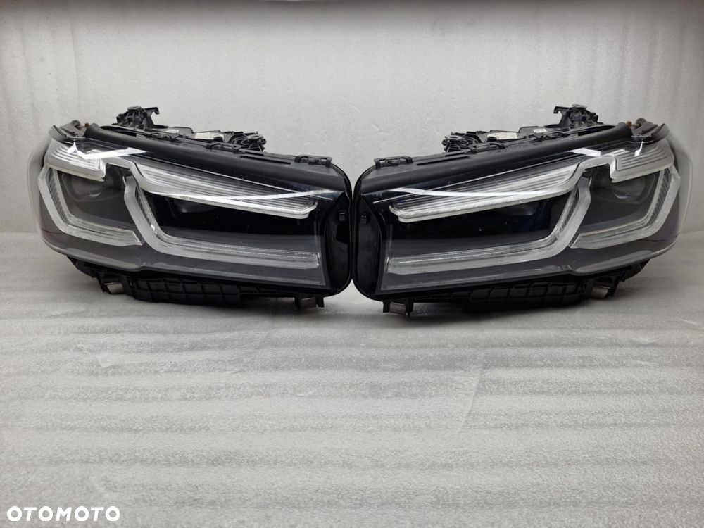 BMW 5 G30 G31 LIFT FULL LED LAMPA LEWA/PRAWA PRZÓD 5A388C7-04/5A388C8-04 - 3