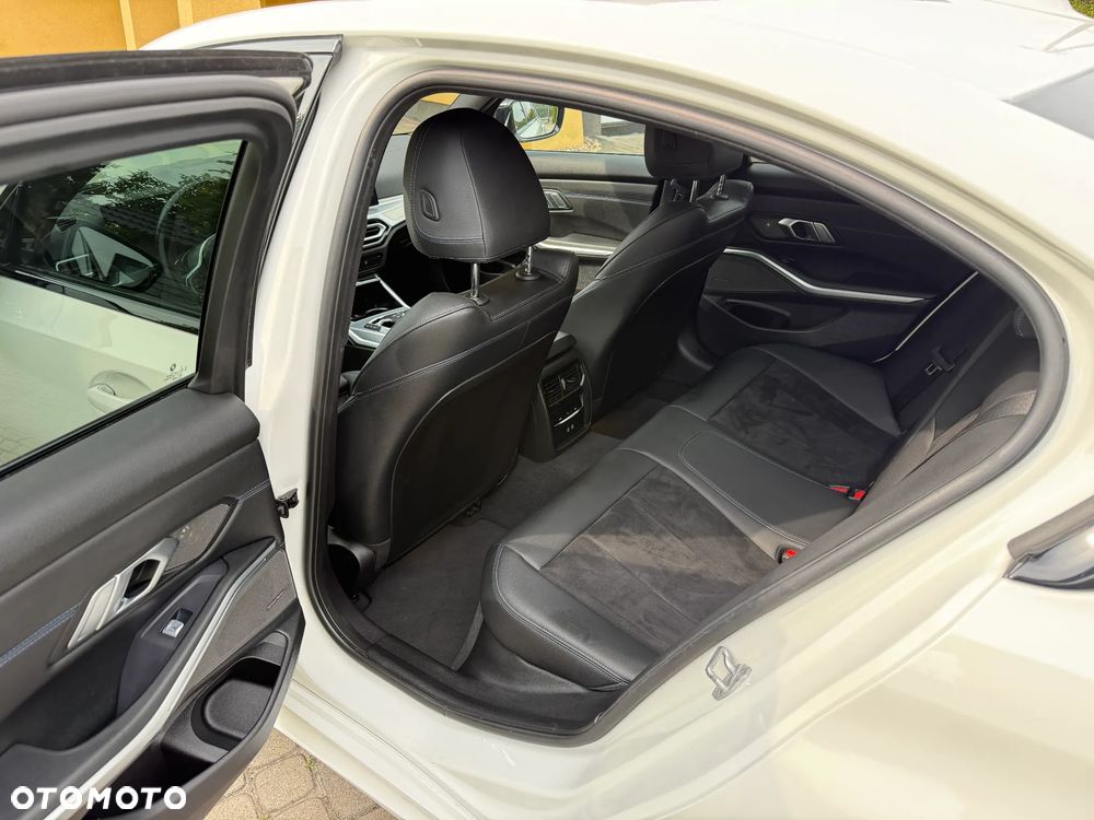 BMW Seria 3 320d xDrive mHEV M Sport sport - 19