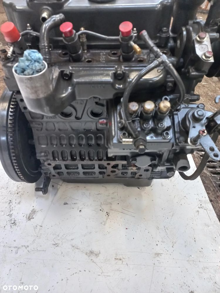Silnik Części KUBOTA D902 blok,wał,głowica,pompa wtryskowa,korbowód ,tłok,miska olejowa,wtrysk - 1