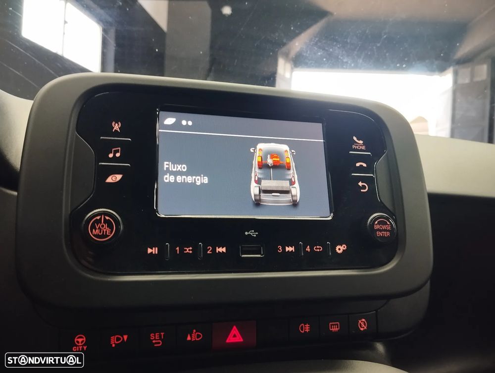 Fiat Panda 1.0 Hybrid City Cross — fotografia 18