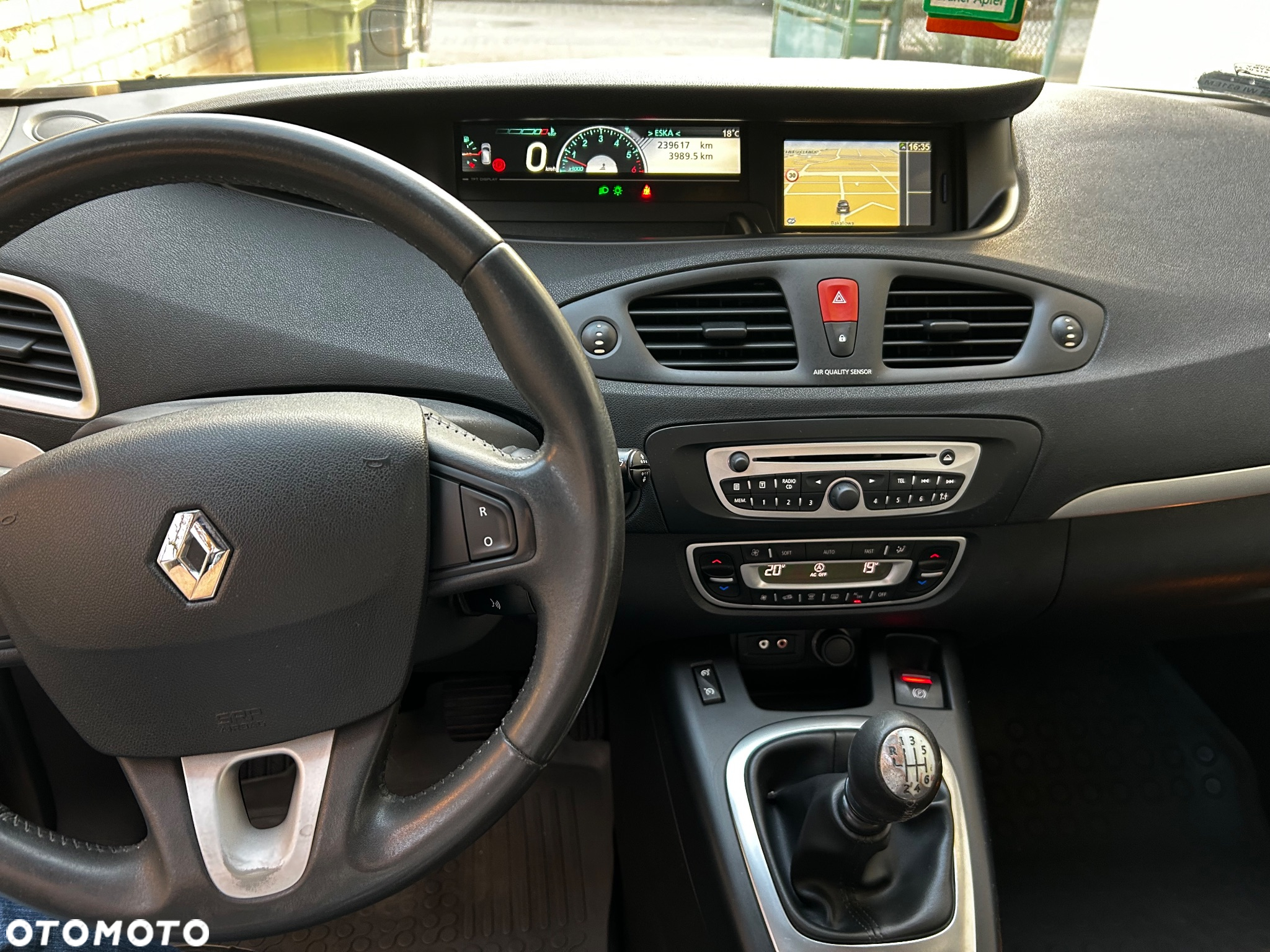 Renault Scenic 1.9 dCi Tech Run - 11