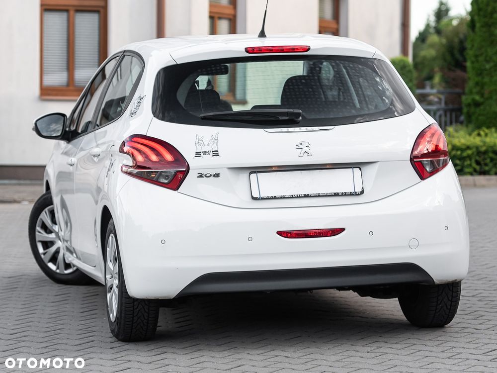 Peugeot 208 - 12