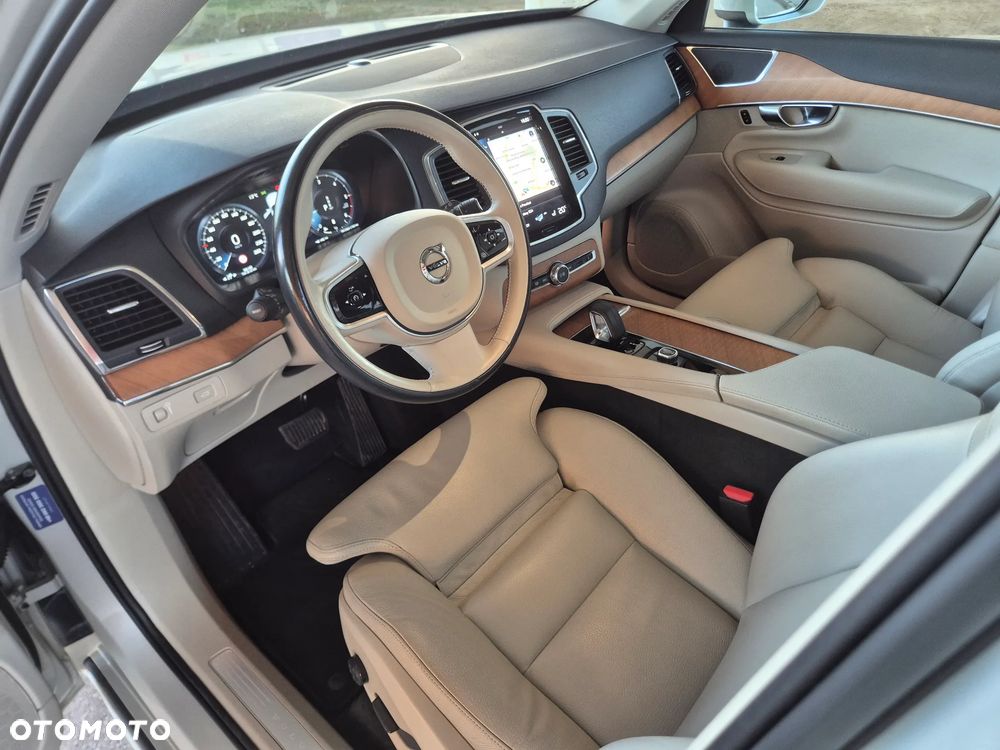 Volvo XC 90 B5 D AWD Momentum Pro - 18