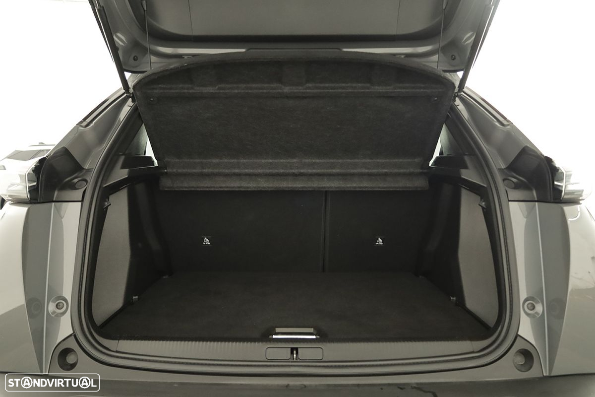 Peugeot 2008 1.2 PureTech Allure EAT8 - 26