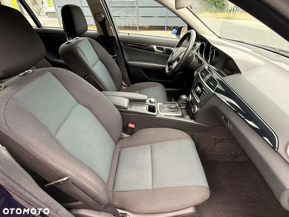 Mercedes-Benz Klasa C 180 BlueEFFICIENCY 7G-TRONIC Elegance - 16