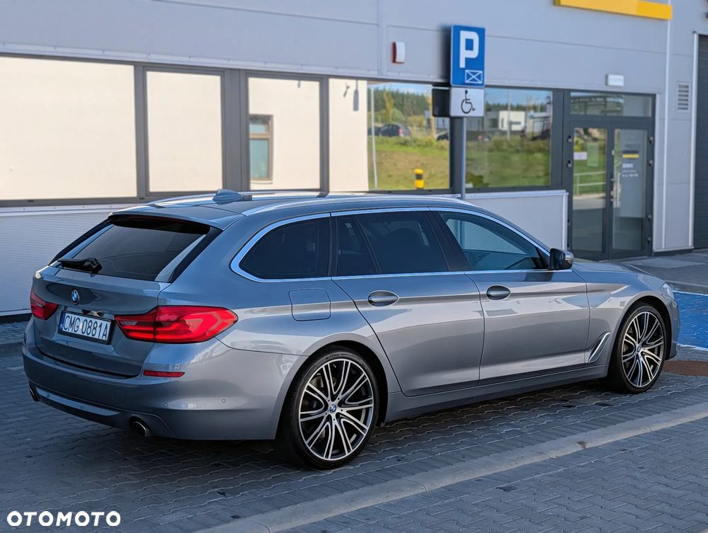 BMW Seria 5 530d xDrive Sport Line - 3