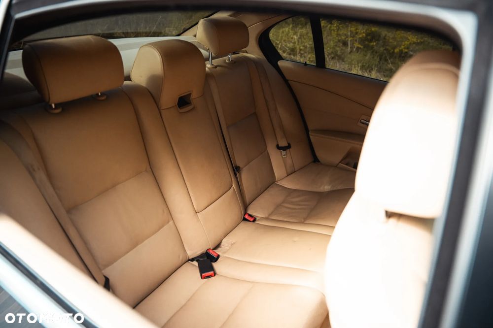 BMW Seria 5 - 21
