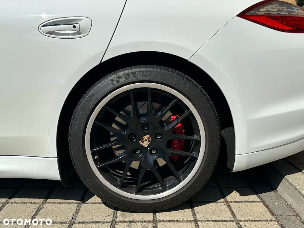 Porsche Panamera Turbo PDK - 5