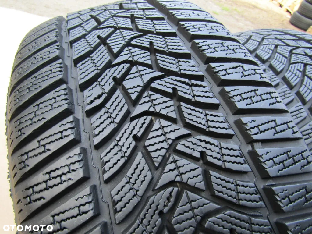 4x Opony 235/45 18 97V XL Dunlop Winter Sport 5 / Zimowe 7,5 mm - 6