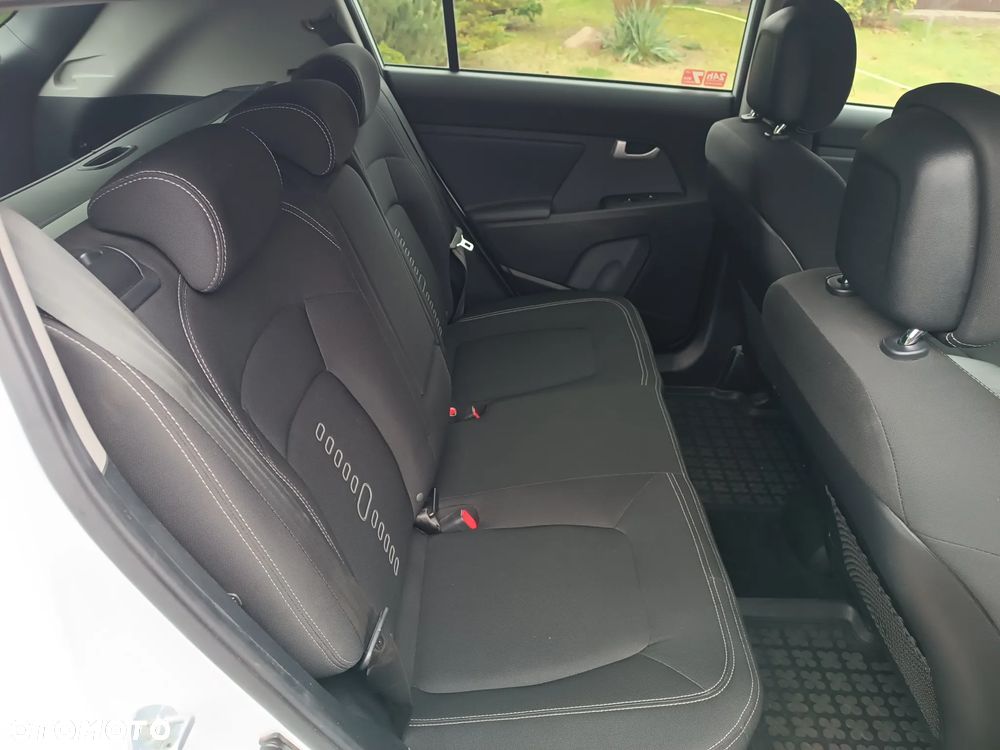 Kia Sportage 2.0 L - 36