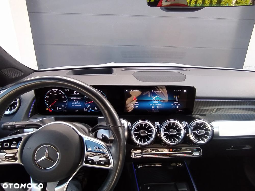 Mercedes-Benz GLB 250 4-Matic AMG Line 8G-DCT - 33