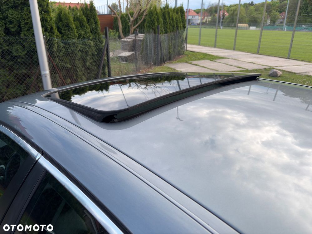 BMW Seria 5 525i - 28