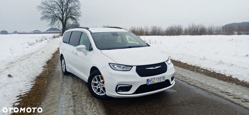 Chrysler Pacifica - 4