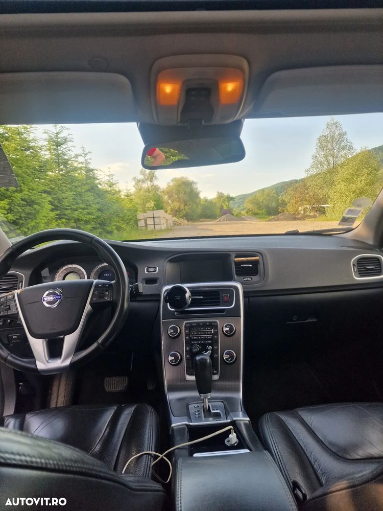 Volvo S60 D5 AWD Geartronic Summum - 5