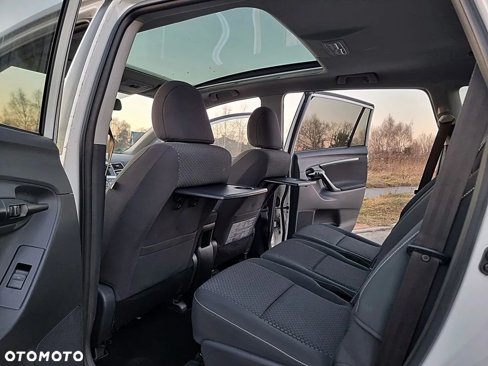 Toyota Verso 1.8 Edition - 8