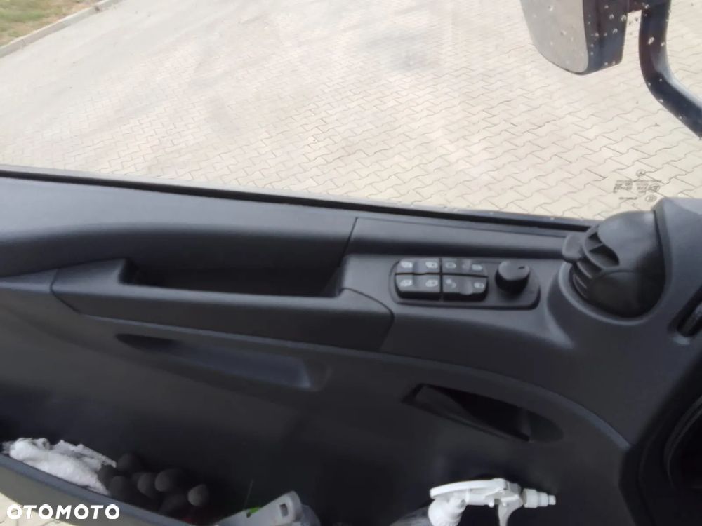 Mercedes-Benz ATEGO - 11