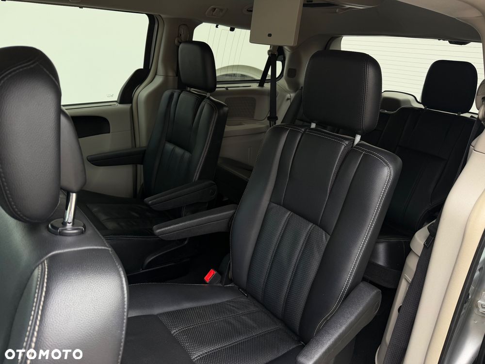 Lancia Voyager 3.6 Silver Euro6 - 24
