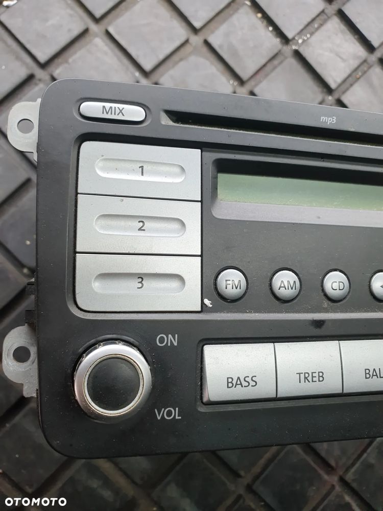 VW PASSAT B6  RADIO FABRYCZNE 1K0035161C JETTA TIGUAN - 2