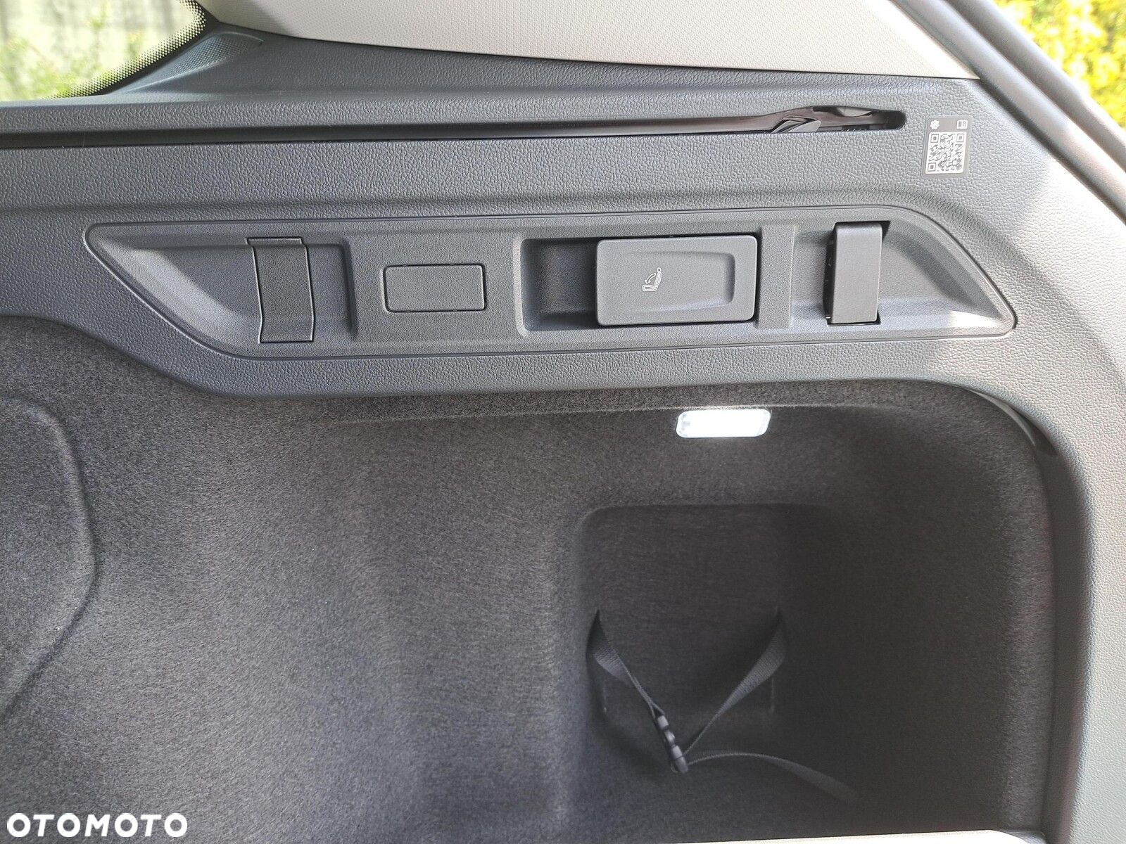 Volkswagen Passat 2.0 TDI SCR Elegance DSG - 14
