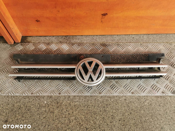 GRILL ATRAPA VW GOLF IV OE 1J0853655G