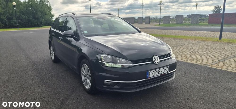 Volkswagen Golf - 1