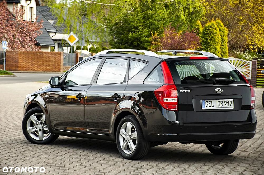 Kia Ceed 1.6 CVVT Dream-Team Edition - 17