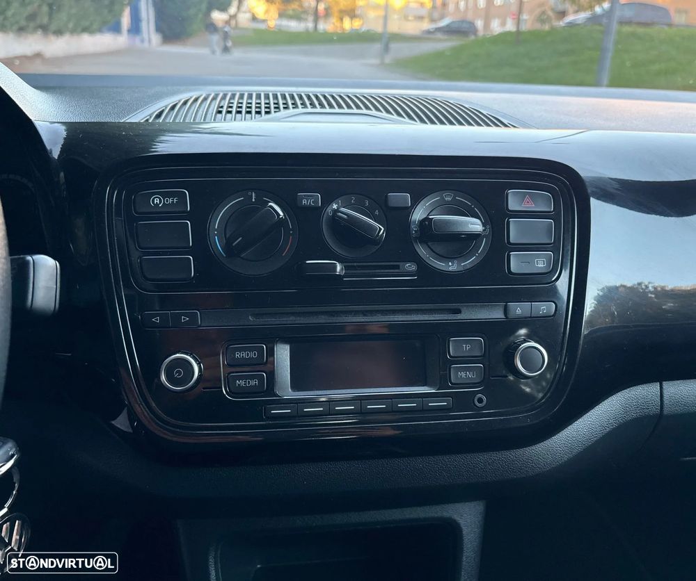 VW Up! 1.0 BlueMotion High - 22