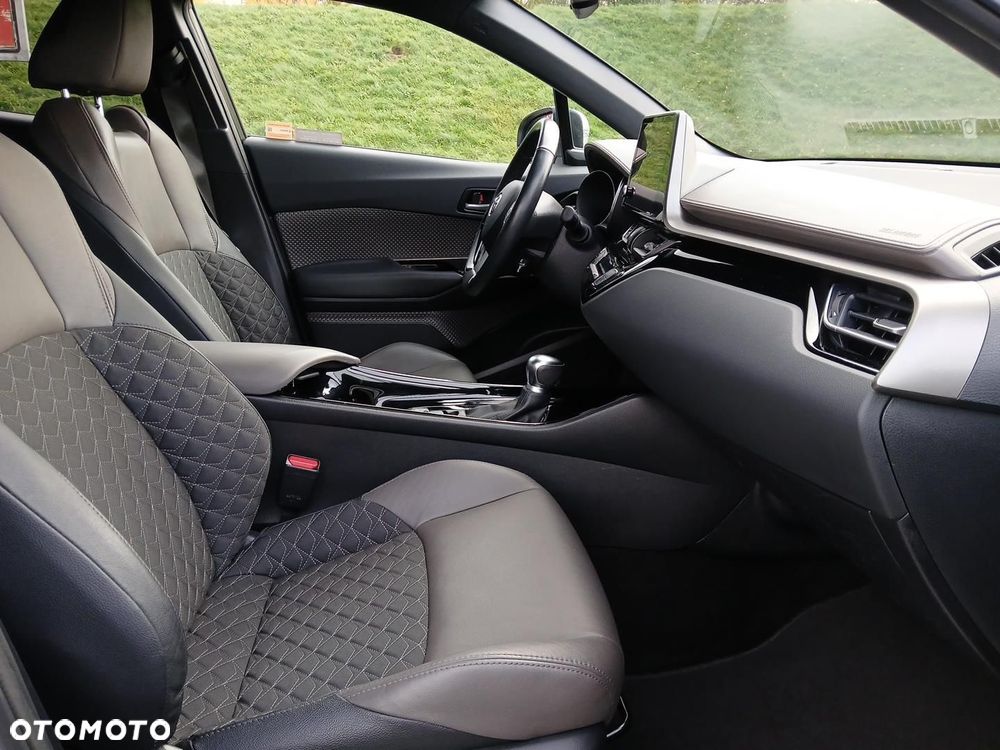 Toyota C-HR 2.0 Hybrid Executive - 11