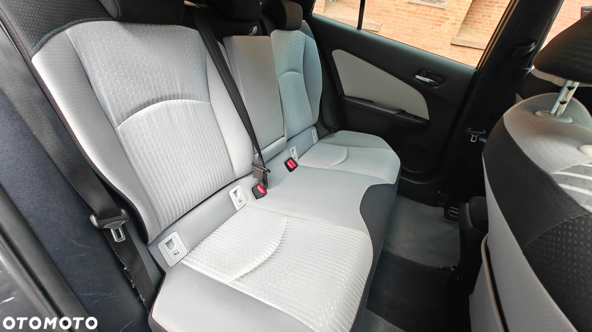 Toyota Prius 1.8 Hybrid Prestige - 14