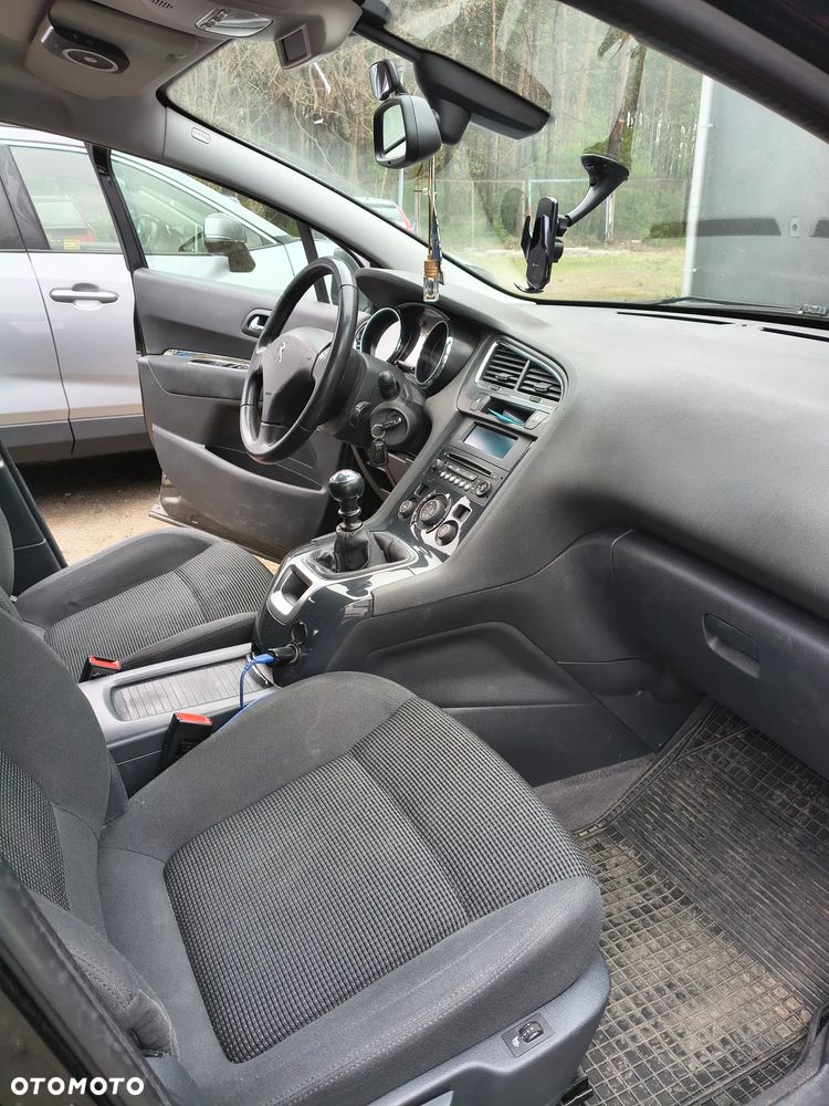 Peugeot 5008 HDI 115 Active - 14