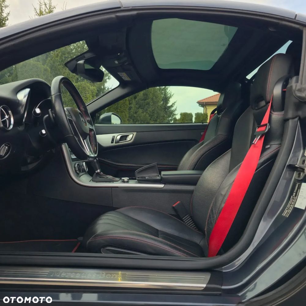 Mercedes-Benz SLK 200 (BlueEFFICIENCY) 7G-TRONIC - 32